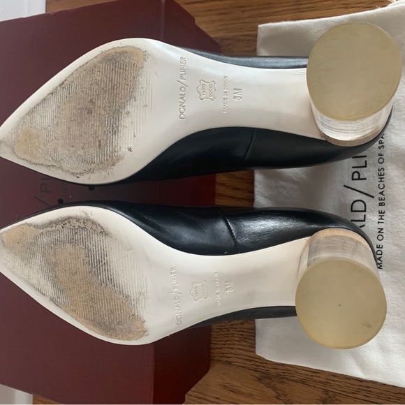 Donald Pliner Asia pointy toe pump with clear heel, black nappa leather, size 38 - Picture 8 of 11